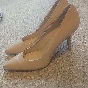 Nine West nude heels size 9